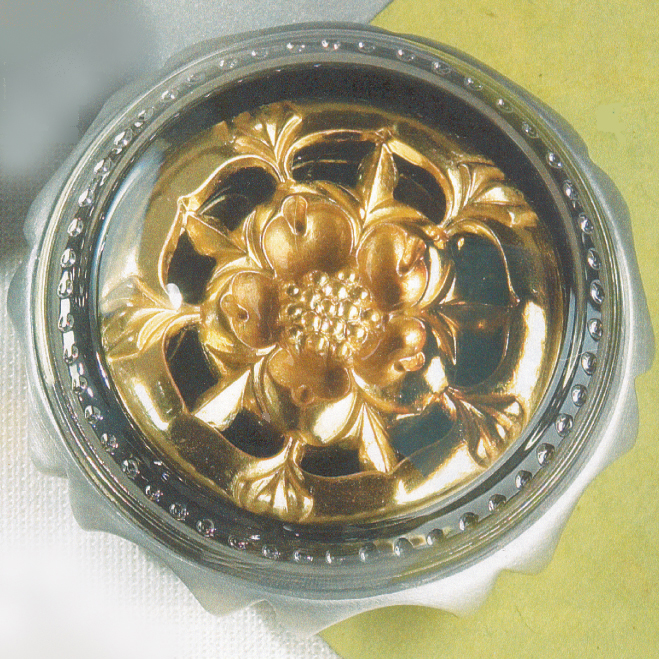 Gold Leaf Tudor Rose Paperweight - Click Image to Close